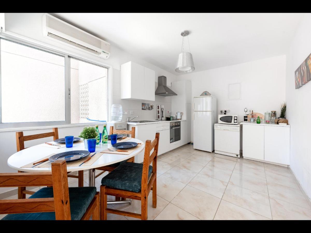 Myria Court Lägenhet Limassol Exteriör bild