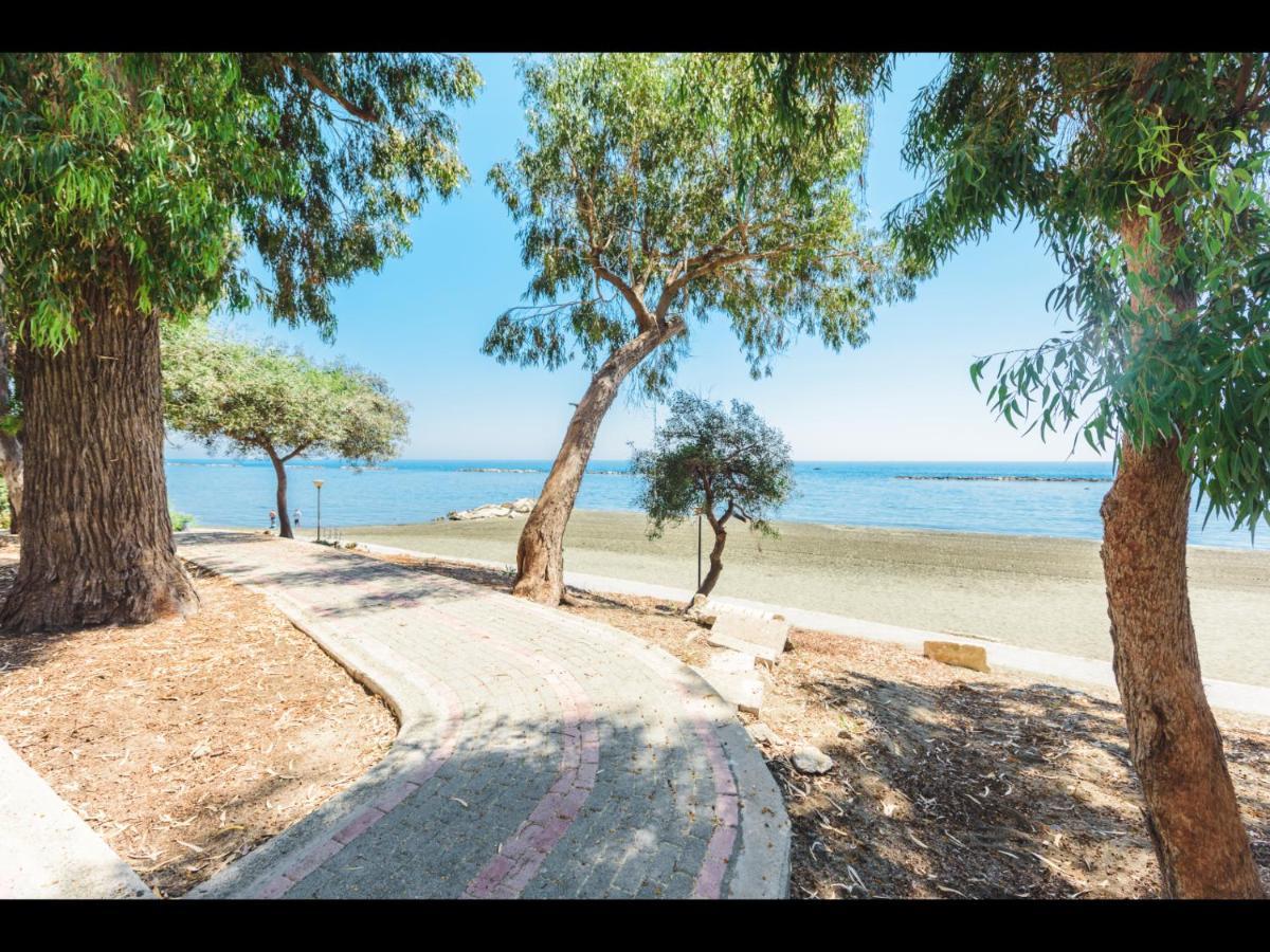 Myria Court Lägenhet Limassol Exteriör bild