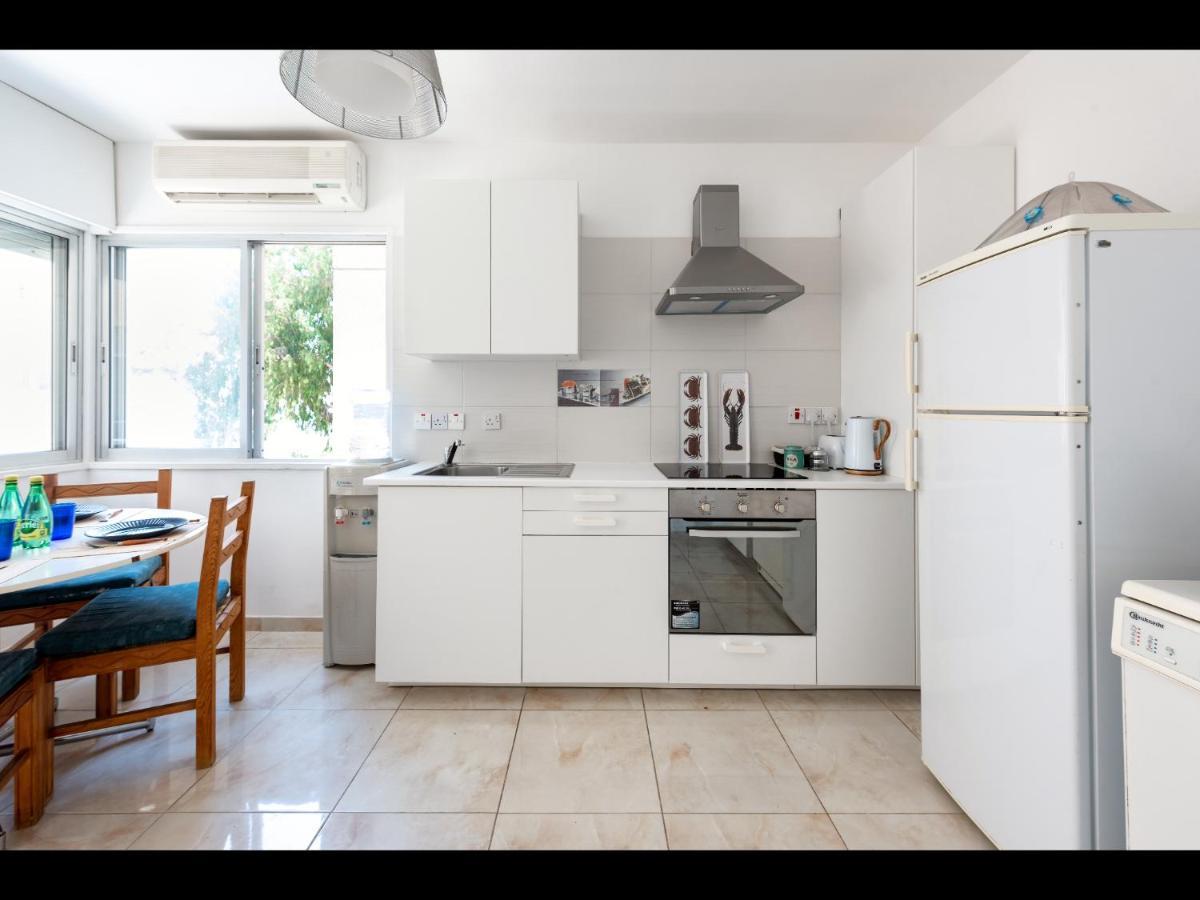 Myria Court Lägenhet Limassol Exteriör bild
