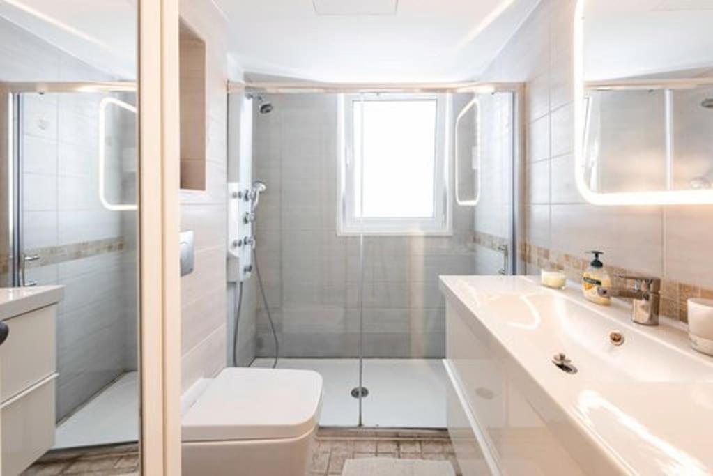 Myria Court Lägenhet Limassol Exteriör bild