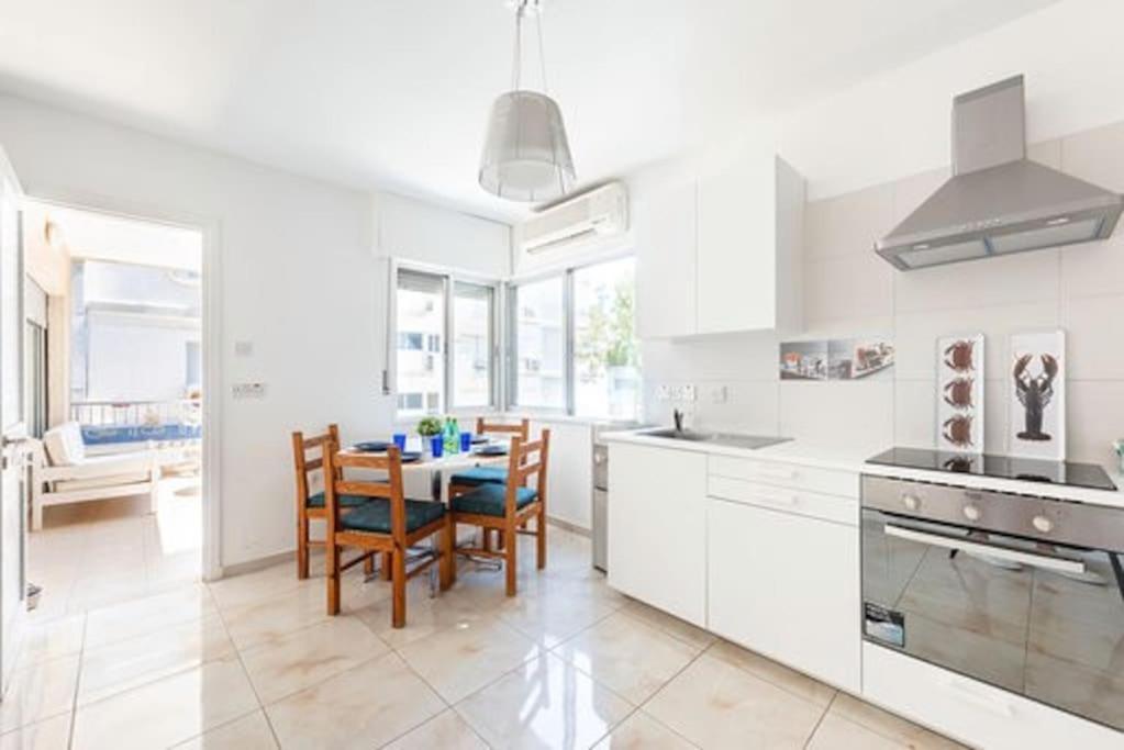 Myria Court Lägenhet Limassol Exteriör bild