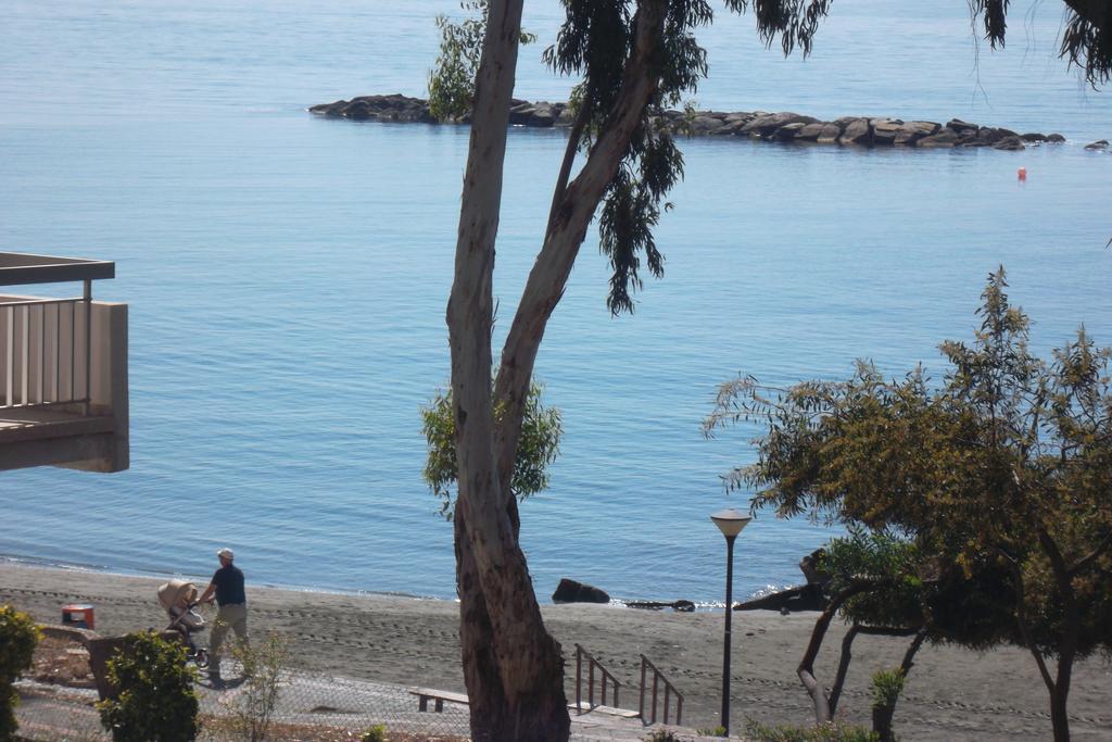 Myria Court Lägenhet Limassol Exteriör bild